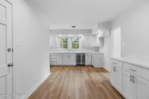 Entry Way - 4479 Northover Dr, Jackson, MS 39211 photo 1 of 1