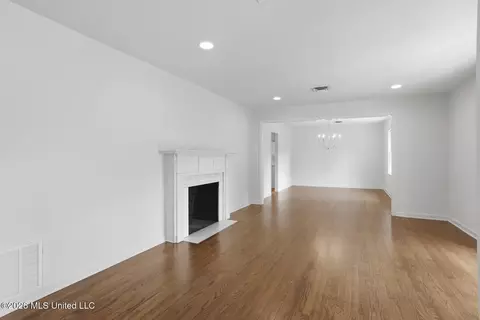 Living - 4479 Northover Dr, Jackson, MS 39211 photo 1 of 5