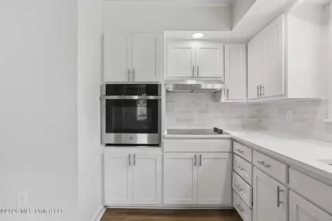 Kitchen - 4479 Northover Dr, Jackson, MS 39211 photo 2 of 3