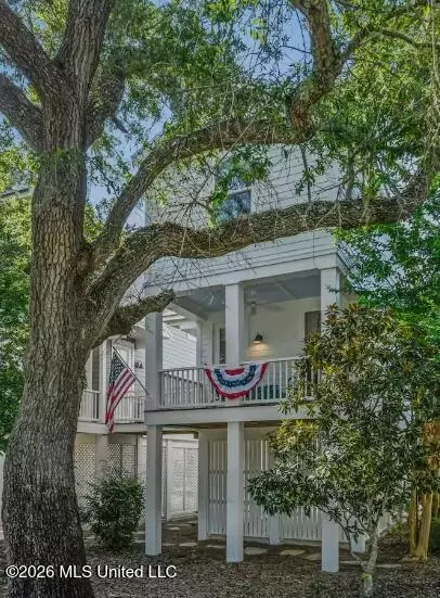 215 E 2nd St #4-C, Pass Christian, MS 39571