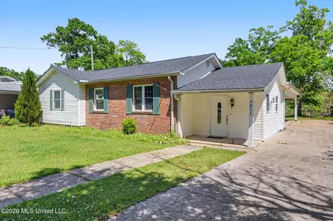 4800 Forrest St, Moss Point, MS 39563