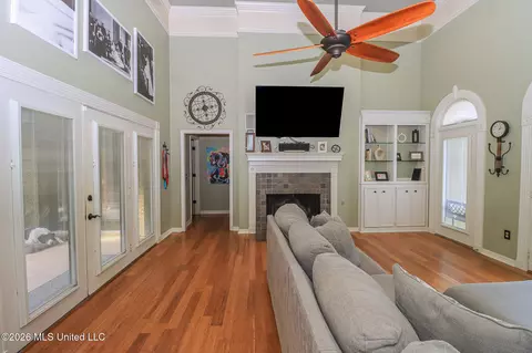 Living - 75 Moss Woods Dr, Madison, MS 39110 photo 1 of 1