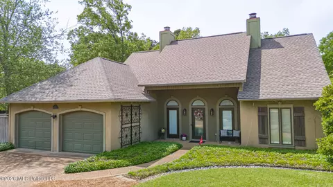 Exterior - 75 Moss Woods Dr, Madison, MS 39110 photo 3 of 17