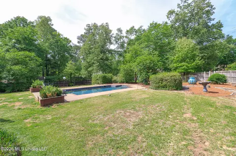 Exterior - 75 Moss Woods Dr, Madison, MS 39110 photo 9 of 17