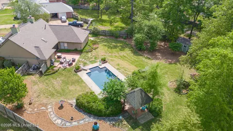 Exterior - 75 Moss Woods Dr, Madison, MS 39110 photo 16 of 17