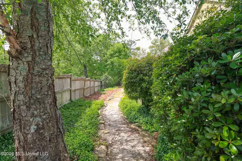 Exterior - 75 Moss Woods Dr, Madison, MS 39110 photo 4 of 17