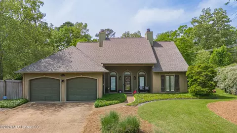 75 Moss Woods Dr, Madison, MS 39110