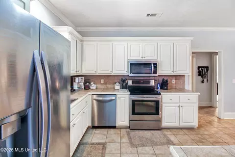 Kitchen - 117 S Branch St, Madison, MS 39110 photo 2 of 5