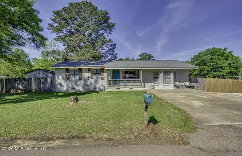 205 W Pine Dr, Pearl, MS 39208