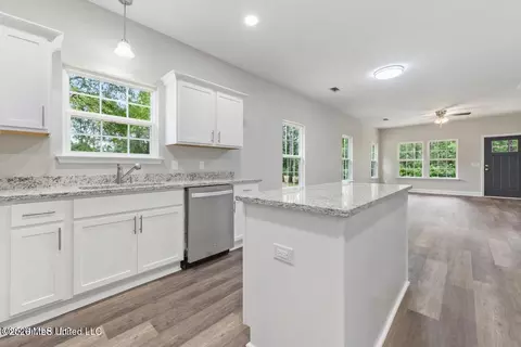 Entry Way - 139 Jones Rd, Lucedale, MS 39452 photo 2 of 2