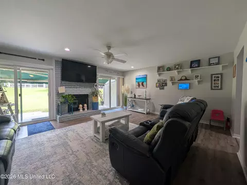 Living - 258 Highpoint Dr, Diamondhead, MS 39525 photo 2 of 2