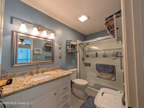 Bath - 258 Highpoint Dr, Diamondhead, MS 39525 photo 4 of 4