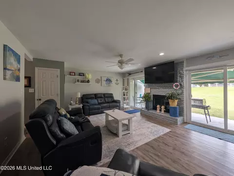 Living - 258 Highpoint Dr, Diamondhead, MS 39525 photo 1 of 2