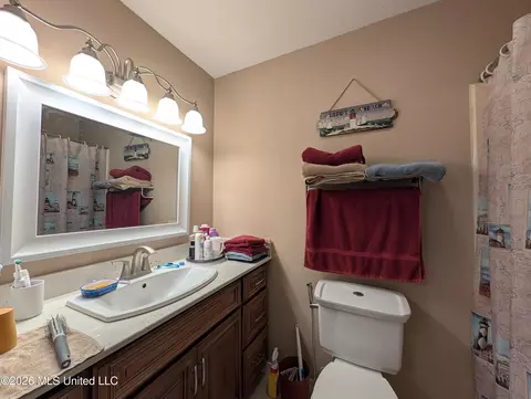 Bath - 258 Highpoint Dr, Diamondhead, MS 39525 photo 3 of 4