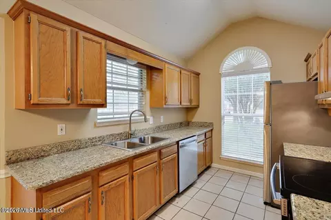Kitchen - 3007 Willow Dr, Brandon, MS 39042 photo 1 of 2