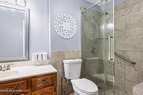 Bath - 10158 Oak Leaf Dr, Olive Branch, MS 38654 photo 2 of 3
