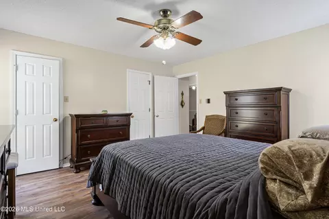 Bedroom - 10158 Oak Leaf Dr, Olive Branch, MS 38654 photo 3 of 3