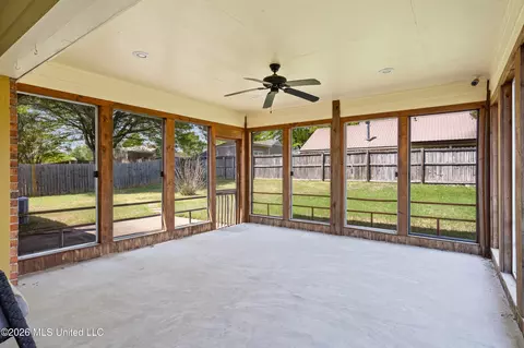Exterior - 10158 Oak Leaf Dr, Olive Branch, MS 38654 photo 2 of 3