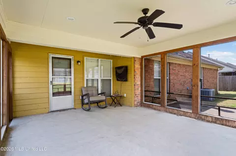 Exterior - 10158 Oak Leaf Dr, Olive Branch, MS 38654 photo 3 of 3