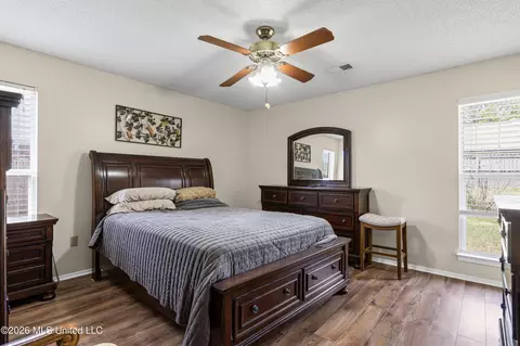 Bedroom - 10158 Oak Leaf Dr, Olive Branch, MS 38654 photo 2 of 3