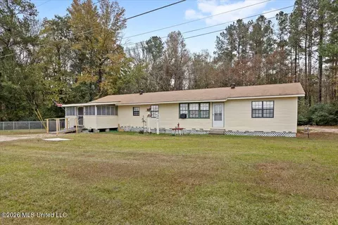 75 Terrys Chapel Rd, Foxworth, MS 39483