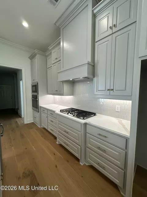 Kitchen - 815 Thornberry Rdg, Madison, MS 39110 photo 2 of 5