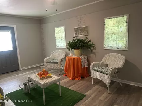 Living - 119 Harris Ln, Madison, MS 39110 photo 4 of 5