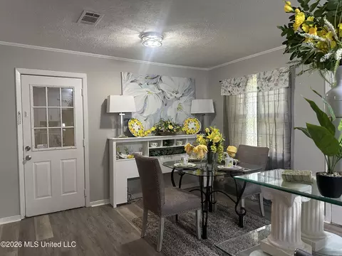 Dining - 119 Harris Ln, Madison, MS 39110 photo 2 of 4
