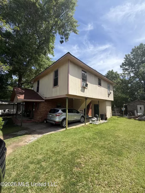 815 11th St, Mccomb, MS 39648