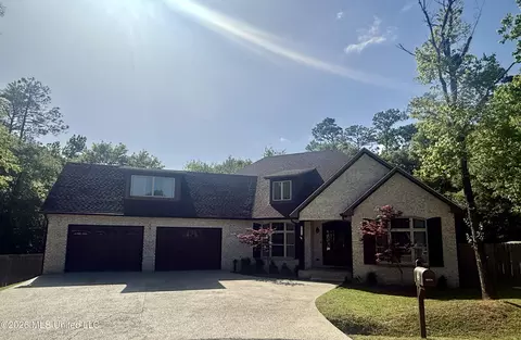 8414 Op La Ct, Diamondhead, MS 39525