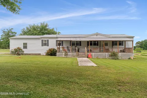 59 Waller Pittman Dr, Waynesboro, MS 39367