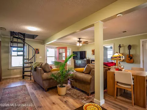 Living - 2857 Anthony Rd, Pope, MS 38658 photo 1 of 4