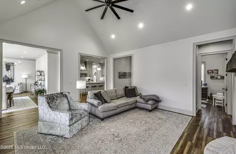 Living - 1208 Jade Cv, Flowood, MS 39232 photo 3 of 3