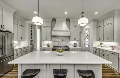 Kitchen - 1208 Jade Cv, Flowood, MS 39232 photo 4 of 8