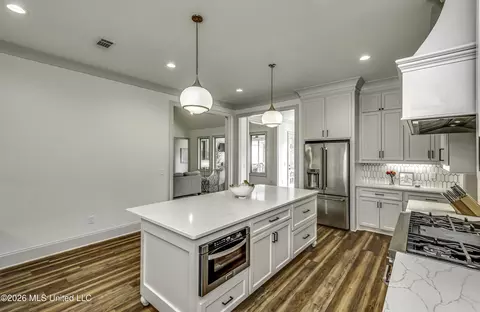 Kitchen - 1208 Jade Cv, Flowood, MS 39232 photo 8 of 8