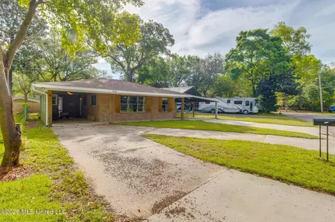 416 Beverly Dr, Biloxi, MS 39530