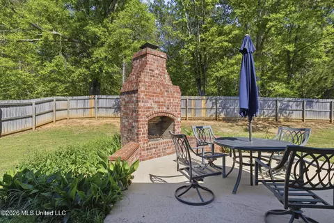 Exterior - 202 Belle Oak Dr, Brandon, MS 39042 photo 3 of 4