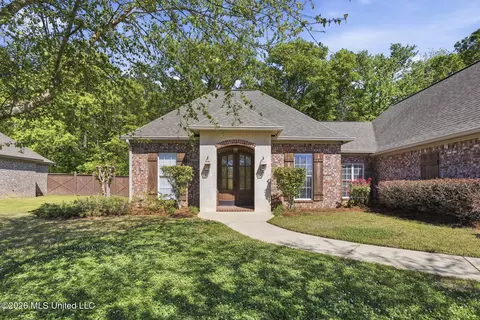202 Belle Oak Dr, Brandon, MS 39042