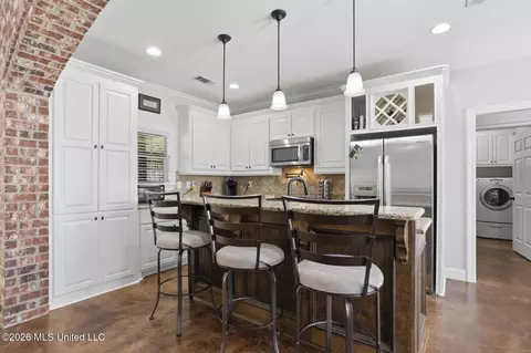 Kitchen - 202 Belle Oak Dr, Brandon, MS 39042 photo 1 of 5