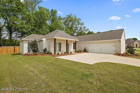 217 Jasmine Cove Cir, Brandon, MS 39042