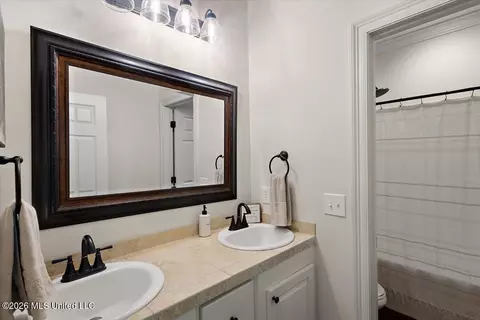 Bath - 119 Hampton Pl, Madison, MS 39110 photo 1 of 1