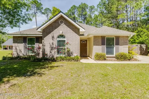 230 Music St, Waveland, MS 39576