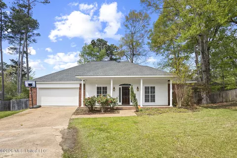 417 Pine Brake Cir, Ridgeland, MS 39157