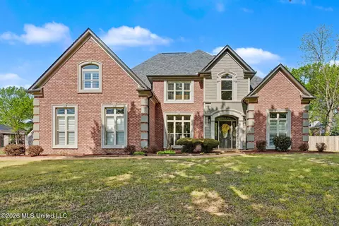 8472 Belmor Lakes Dr, Olive Branch, MS 38654