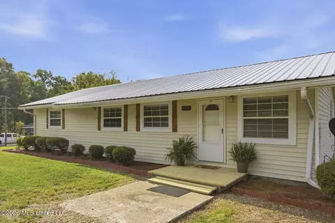1457 Old Jackson Rd, Terry, MS 39170