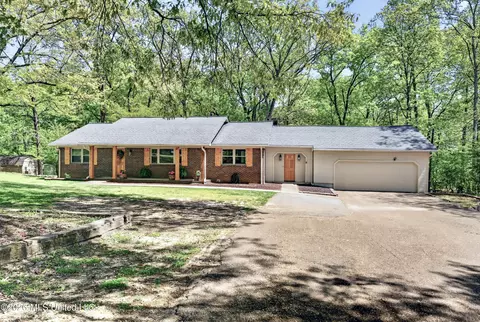 6815 Whippoorwill Rd, Olive Branch, MS 38654