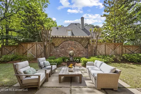 Exterior - 4152 Ridgewood Rd, Jackson, MS 39211 photo 1 of 5