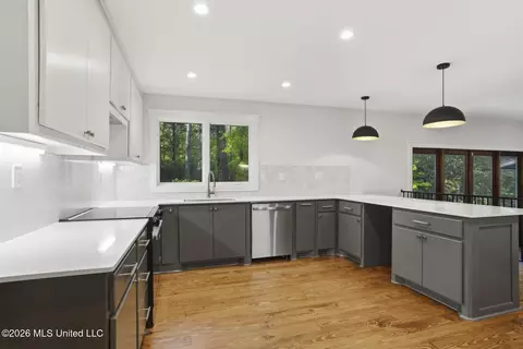 Kitchen - 1917 E Northside Dr, Jackson, MS 39211 photo 1 of 4