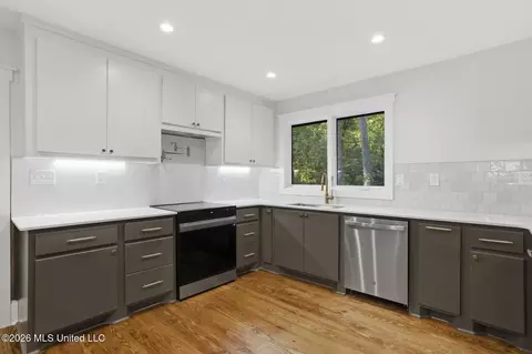 Kitchen - 1917 E Northside Dr, Jackson, MS 39211 photo 2 of 4