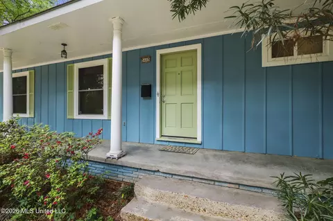 Exterior - 5445 Pine Lane Dr, Jackson, MS 39201 photo 5 of 13